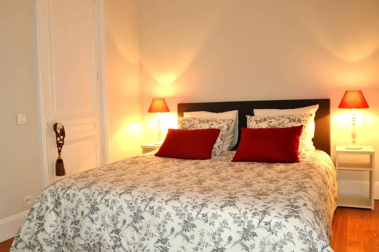 Chambre De Flore Bed & Breakfast Versailles Bagian luar foto