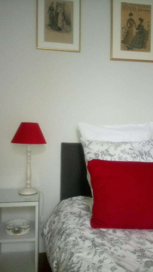 Chambre De Flore Bed & Breakfast Versailles Bagian luar foto